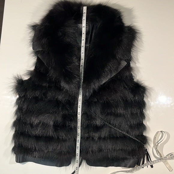 Rabbit Fur Vest - Picture 5 of 7